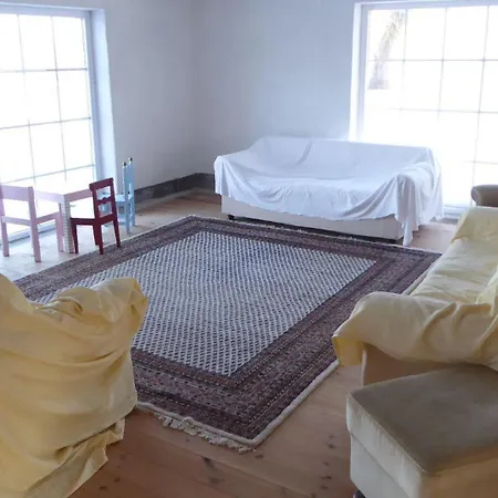 Gut-rattelvitz-parterre-c-hochwertig-sauna-kamin-etankstelle-spielscheune-15-000qm-parkland Gingst