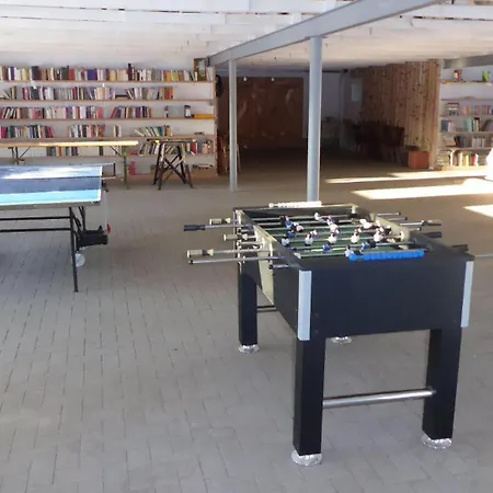 Gut-rattelvitz-parterre-c-hochwertig-sauna-kamin-etankstelle-spielscheune-15-000qm-parkland Lejlighed *