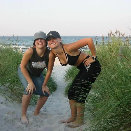 Lejlighed Gut-rattelvitz-parterre-c-hochwertig-sauna-kamin-etankstelle-spielscheune-15-000qm-parkland Gingst