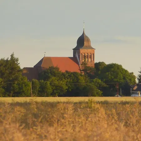 Gut-rattelvitz-parterre-c-hochwertig-sauna-kamin-etankstelle-spielscheune-15-000qm-parkland