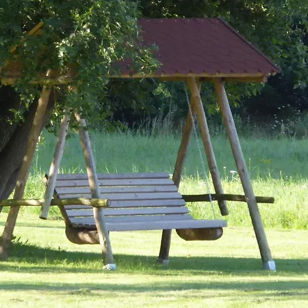 Gut-rattelvitz-parterre-c-hochwertig-sauna-kamin-etankstelle-spielscheune-15-000qm-parkland Lejlighed Gingst