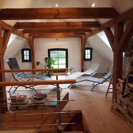 Gut-rattelvitz-parterre-c-hochwertig-sauna-kamin-etankstelle-spielscheune-15-000qm-parkland * Gingst