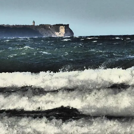 Gut-rattelvitz-parterre-c-hochwertig-sauna-kamin-etankstelle-spielscheune-15-000qm-parkland Lejlighed *