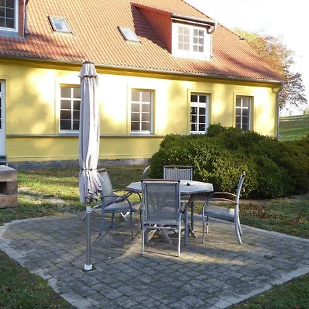 Lejlighed Gut-rattelvitz-parterre-c-hochwertig-sauna-kamin-etankstelle-spielscheune-15-000qm-parkland Gingst