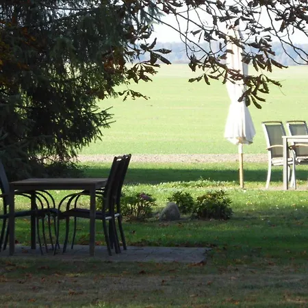 Gut-rattelvitz-parterre-c-hochwertig-sauna-kamin-etankstelle-spielscheune-15-000qm-parkland