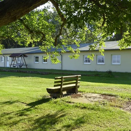 Gut-rattelvitz-parterre-c-hochwertig-sauna-kamin-etankstelle-spielscheune-15-000qm-parkland * Gingst