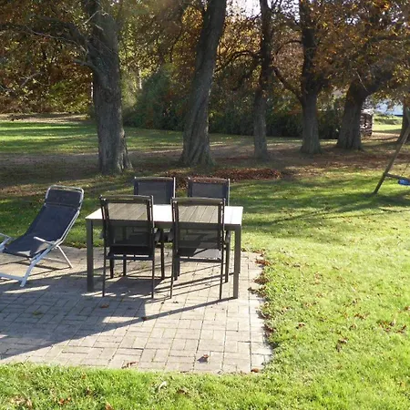 Lejlighed Gut-rattelvitz-parterre-c-hochwertig-sauna-kamin-etankstelle-spielscheune-15-000qm-parkland *