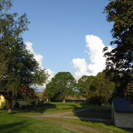 Lejlighed Gut-rattelvitz-parterre-c-hochwertig-sauna-kamin-etankstelle-spielscheune-15-000qm-parkland