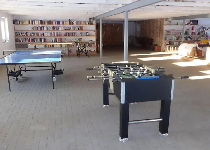 Gut-rattelvitz-parterre-c-hochwertig-sauna-kamin-etankstelle-spielscheune-15-000qm-parkland Lägenhet *
