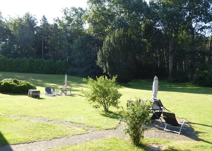 Gut-rattelvitz-parterre-c-hochwertig-sauna-kamin-etankstelle-spielscheune-15-000qm-parkland